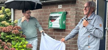 Onthulling BuurtAED Krommeweg-Zuid